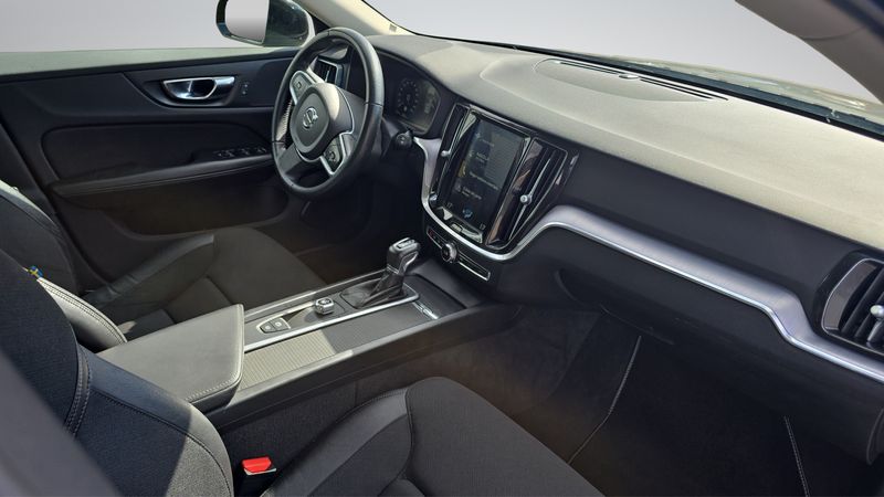 Volvo S60 D3 Momentum 2019, foto 14