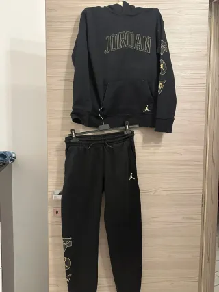 Tuta Jordan nera/oro originale 12/13 anni