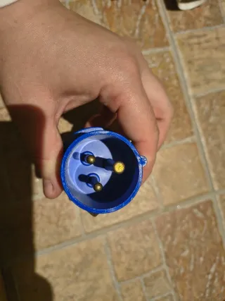 Presa schuco elettrica blu