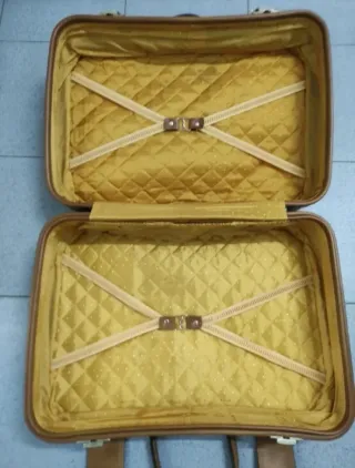 Maleta de piel vintage marrón