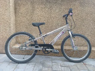 Bicicleta BMX Dyno Plata 7-9 años