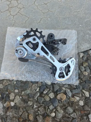 Desviador Shimano XT 12v 10-51 pata trasera pulida