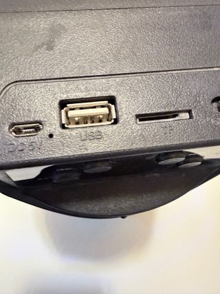 Altavoz Bluetooth Negro con Luces LED.