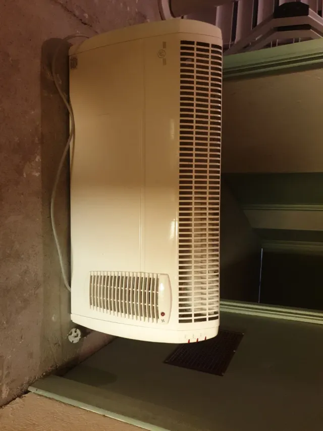 Estufa eléctrica blanca