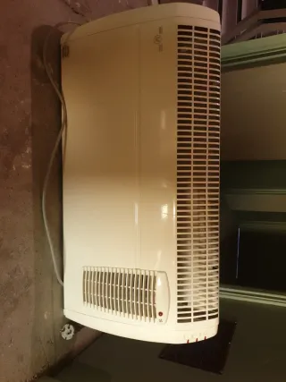 Estufa eléctrica blanca