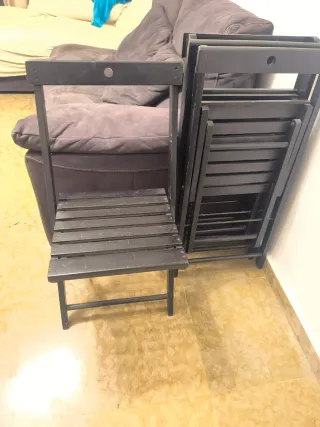 Silla plegable Ikea negra madera