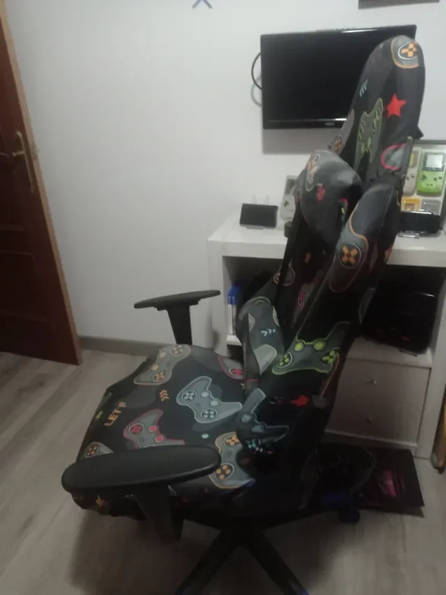 Silla Gamer Reclinable con cojin lumbar y cervical