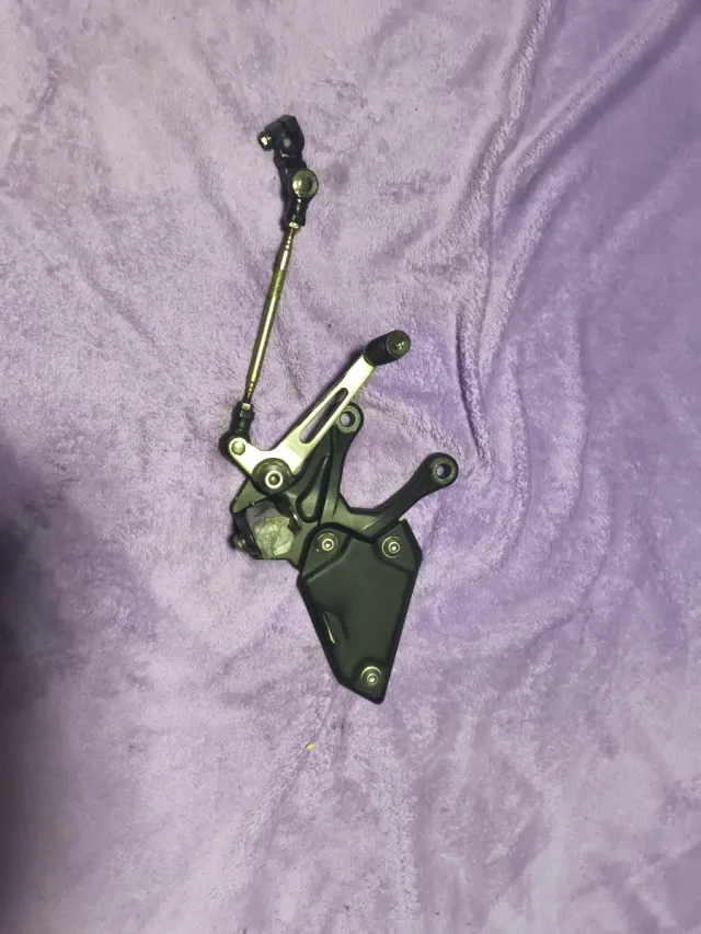 Estriberas Izquierda Kawasaki Z 900