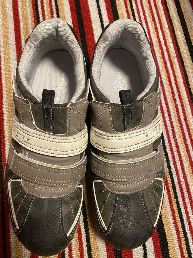 Zapatillas deportivas hombre grises y blancas