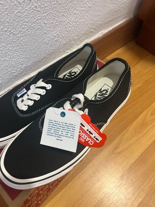 Zapatillas Vans Clásicas Negras Nuevas