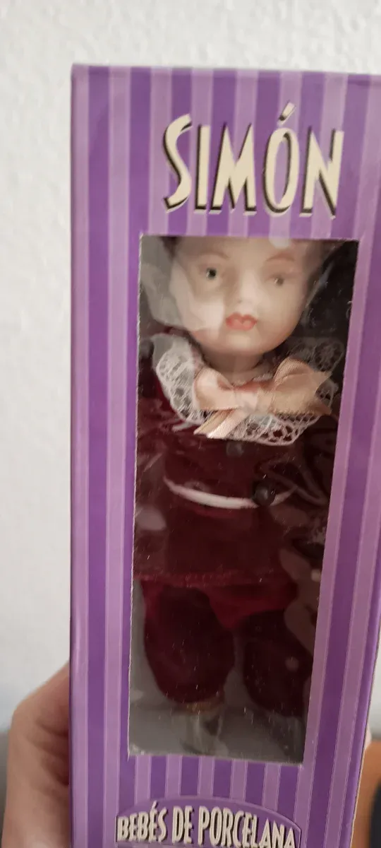 Muñeco de porcelana Simon sin estrenar