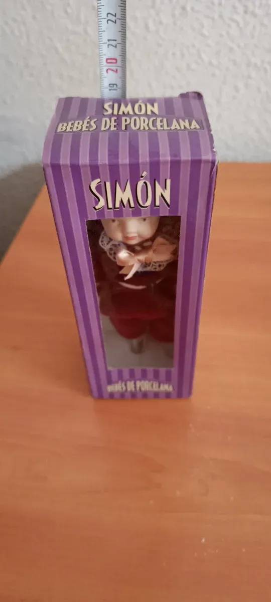 Muñeco de porcelana Simon sin estrenar