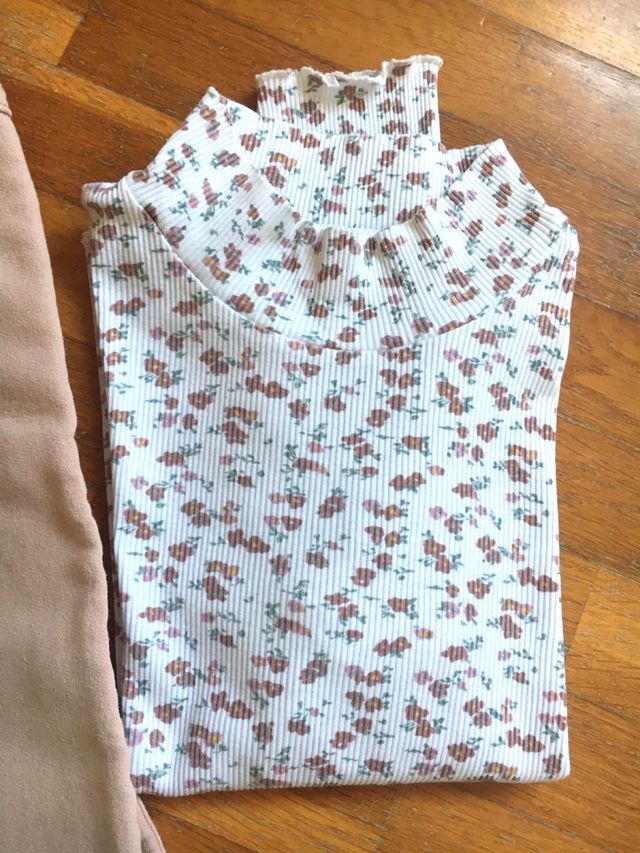 Conjunto niña flores