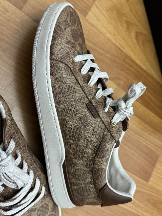 Zapatos Coach Beige y Marrón