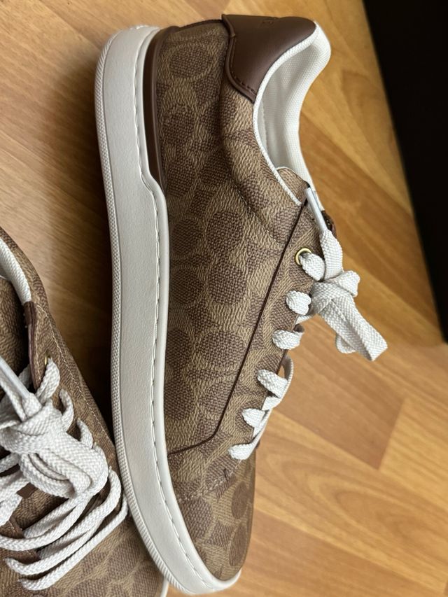 Zapatos Coach Beige y Marrón