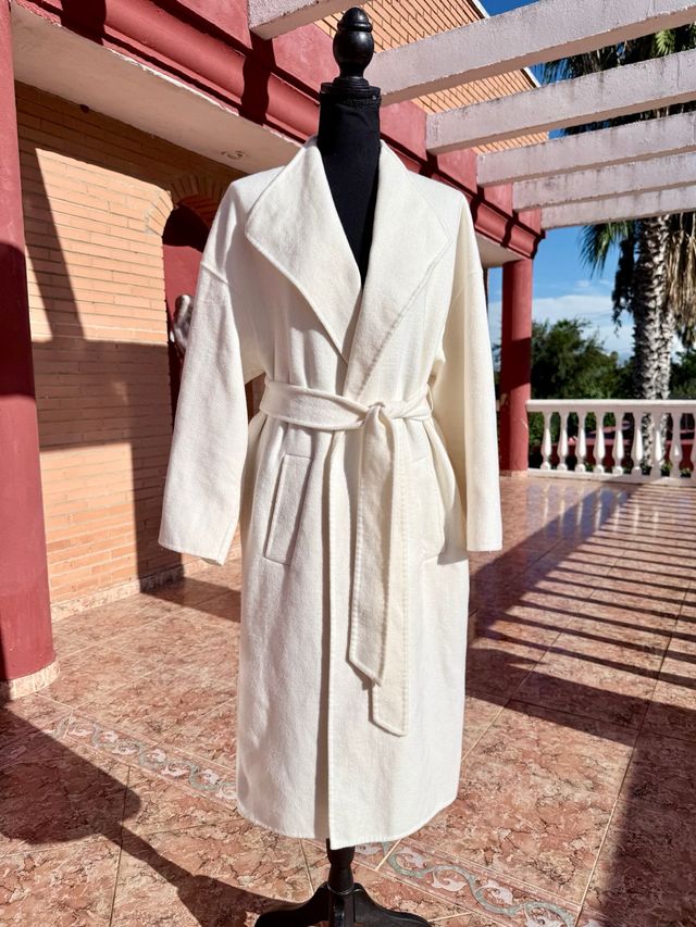 Abrigo largo color crudo