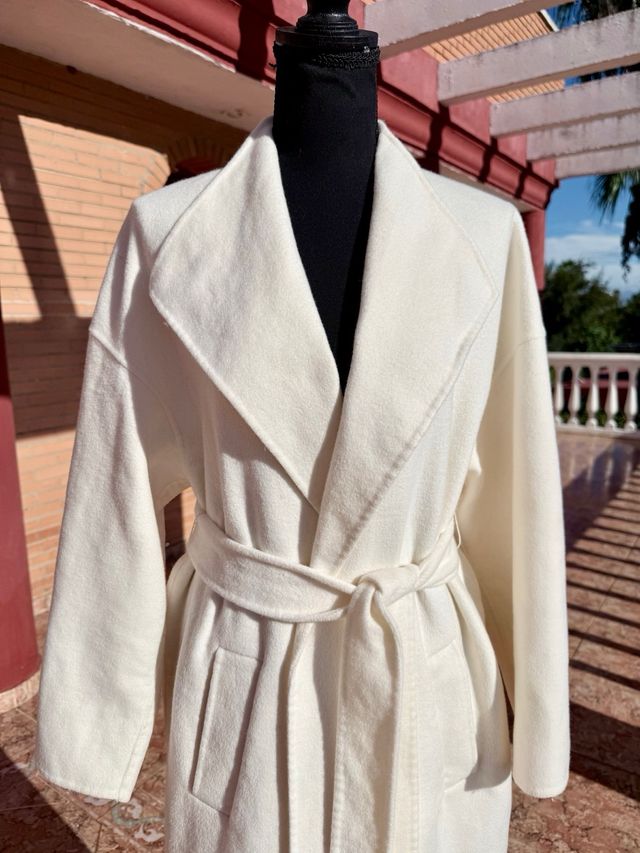 Abrigo largo color crudo