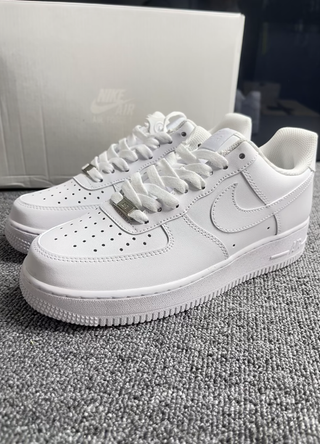 A݉ír f݉órce 1 L݉ow '07 White eu 40.5