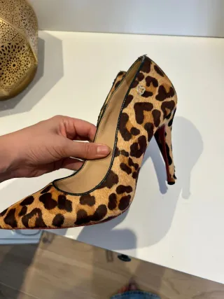 Zapatos tacón estampado animal