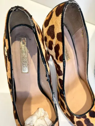 Zapatos tacón estampado animal