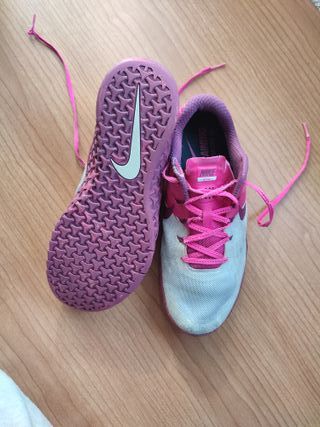 Nike Metcon 3 Blanco roto y rosa