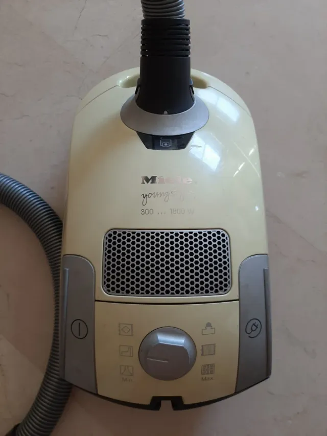 Aspiradora Miele Young Style 1800W