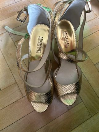 Sandalias Michael Kors Doradas Talla 39