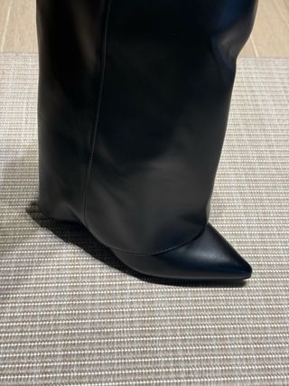 Stivali alti con tacco High boots with heels