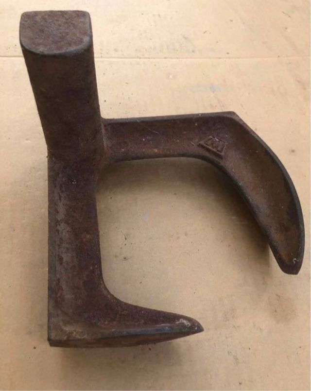 Treppiedi da calzolaio in ferro