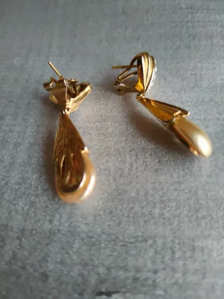 Pendientes chapados en oro con perlas