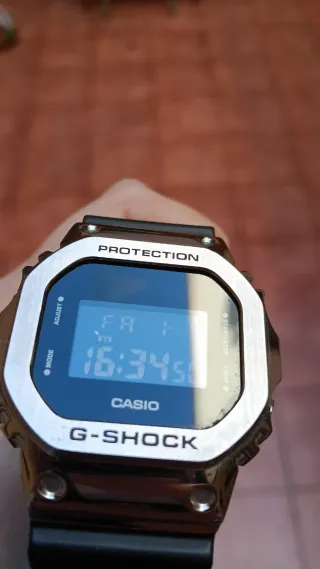 Casio G-Shock GM-5600 Plata y Negro