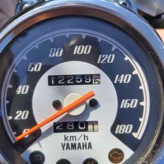 Moto Yamaha Custom Negra