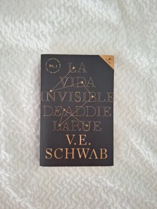 La vida invisible de Addie LaRue (Spanish Edition)