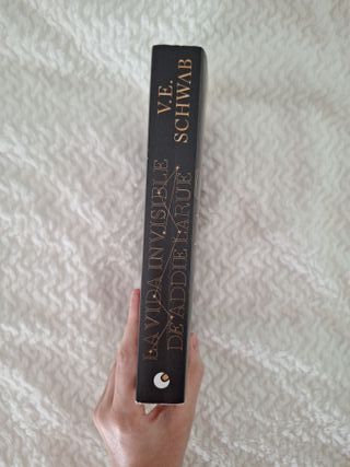 La vida invisible de Addie LaRue (Spanish Edition)