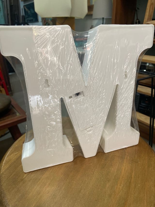 Lettera decorativa M con luci LED