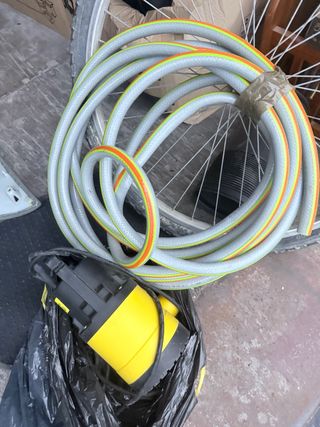 Bomba de achique sumergible amarilla