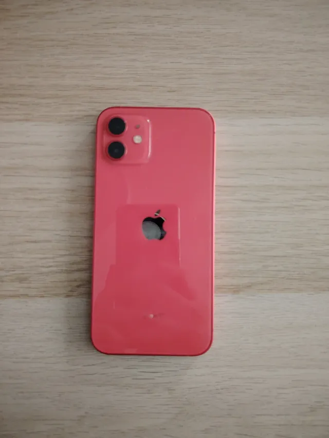 iPhone 12 rosso