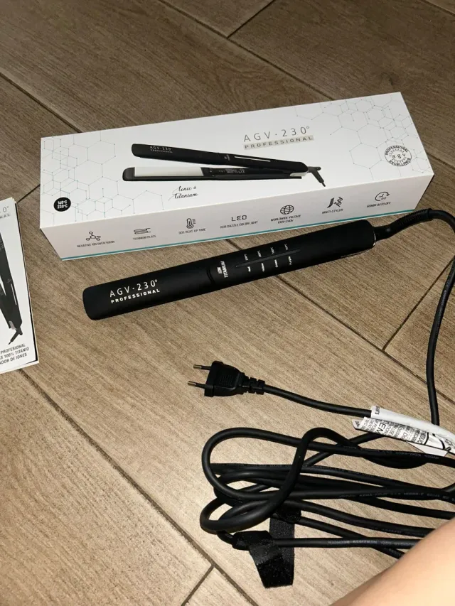 Plancha de pelo AGV-230 Profesional Titanium