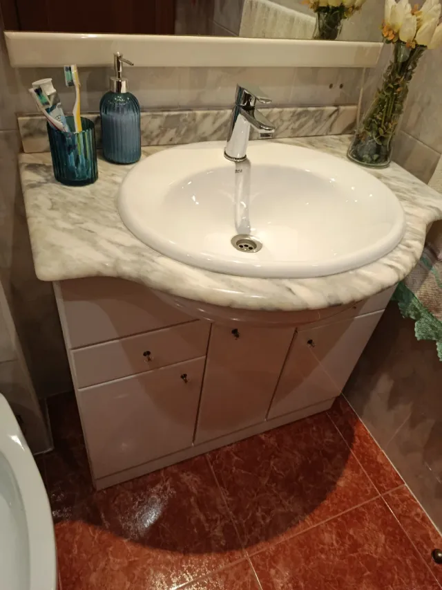 Mueble de baño con espejo