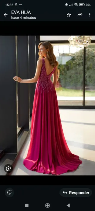 Vestido fucsia invitada boda con pedrería