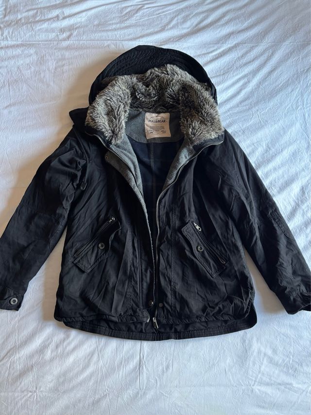 Abrigo negro de Pull & Bear