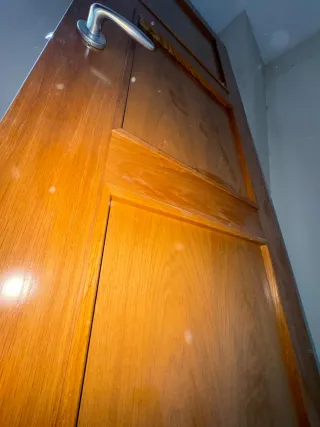 Puerta madera maciza excelente estado