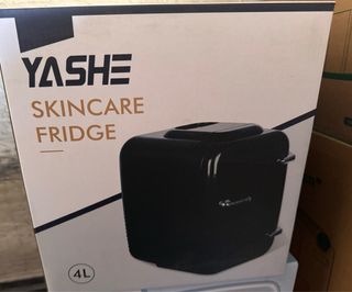 Dos tipos de Nevera YASHE 4L ( precio unidad)