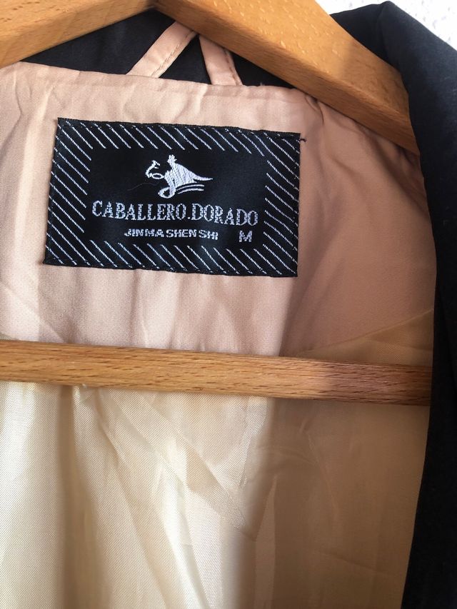 Lote Ropa Hombre: Camisas Marrón y Amarilla