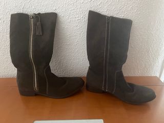 Botas marrones de ante con cremallera