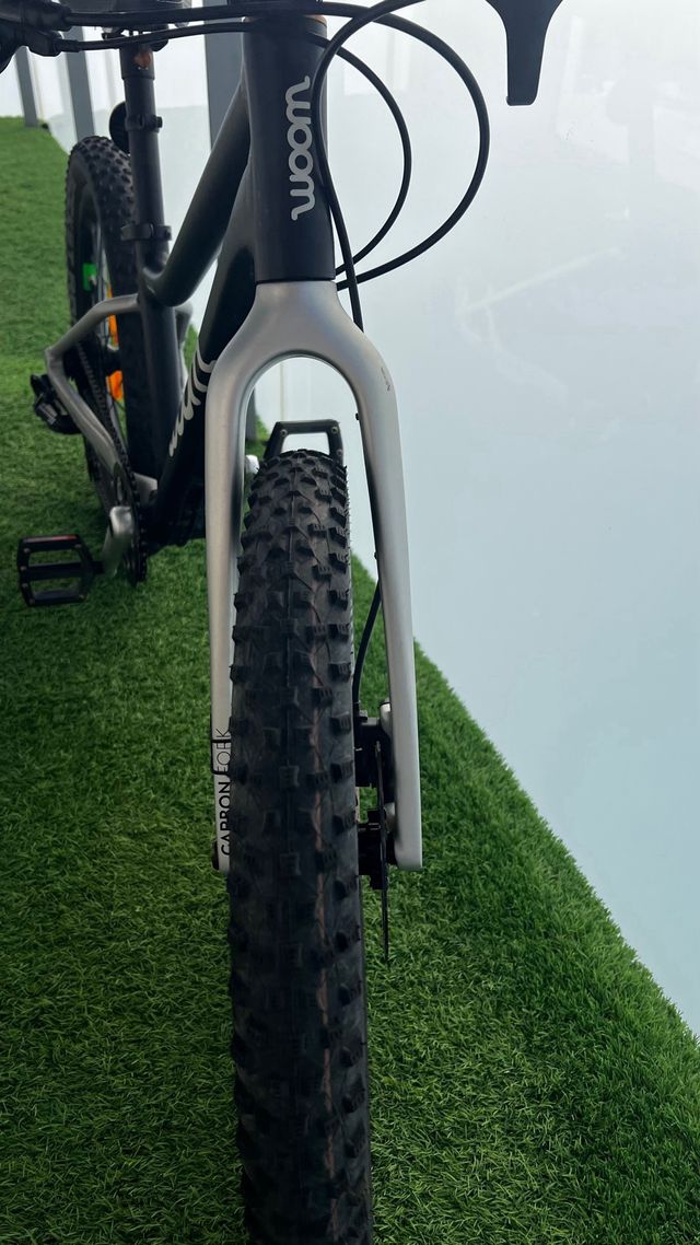 Bicicleta Woom OFF 4 horquilla carbono