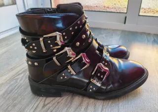 Botas tachuelas hebillas negras talla 39