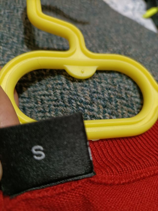 Jersey Hugo Boss V-Neck Rojo Talla S