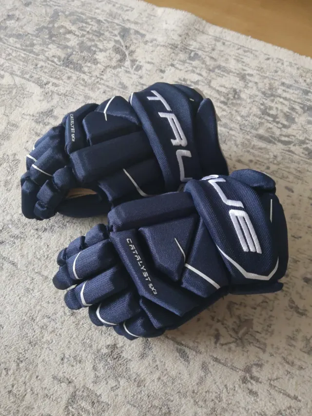 Guantes de Hockey TRUE Catalyst 5X3