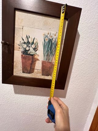 Caja guarda llaves de madera con diseño floral